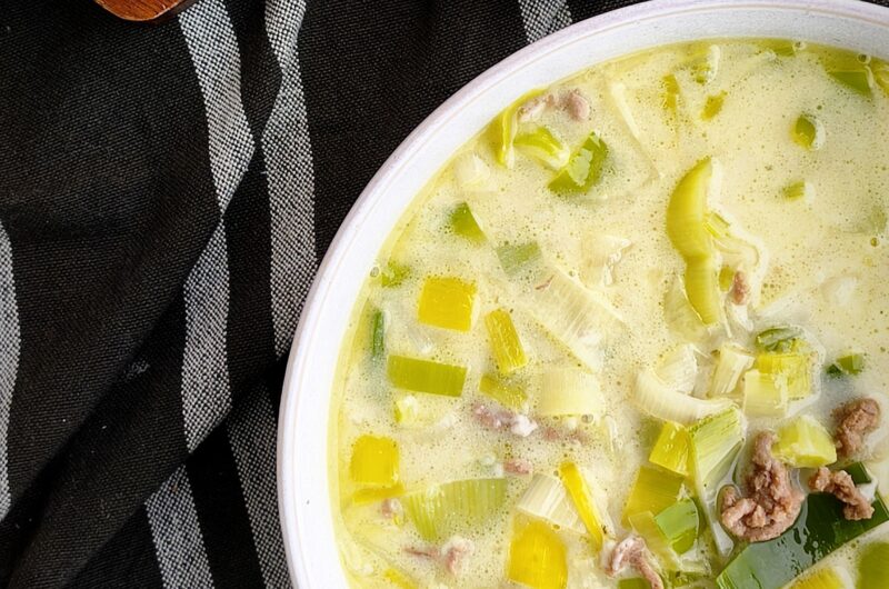 Lauch-Käse-Hackfleisch-Suppe ohne Schmelzkäse