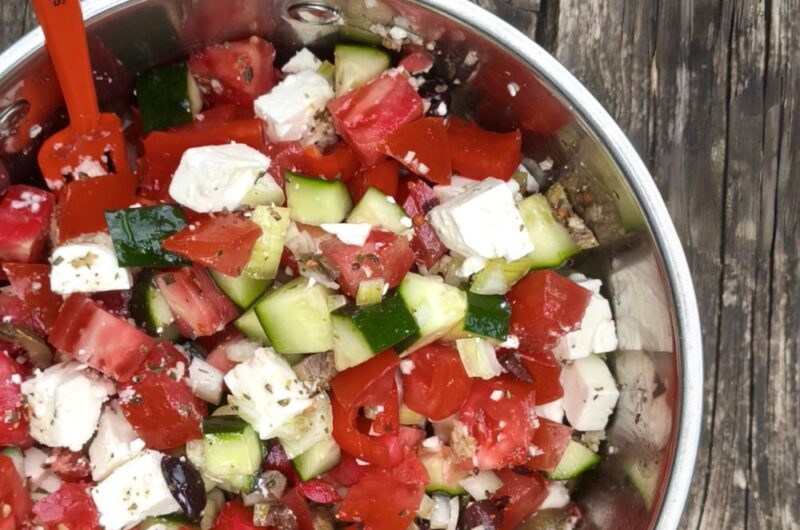 Griechischer Salat – einfach, sommerlich und sättigend